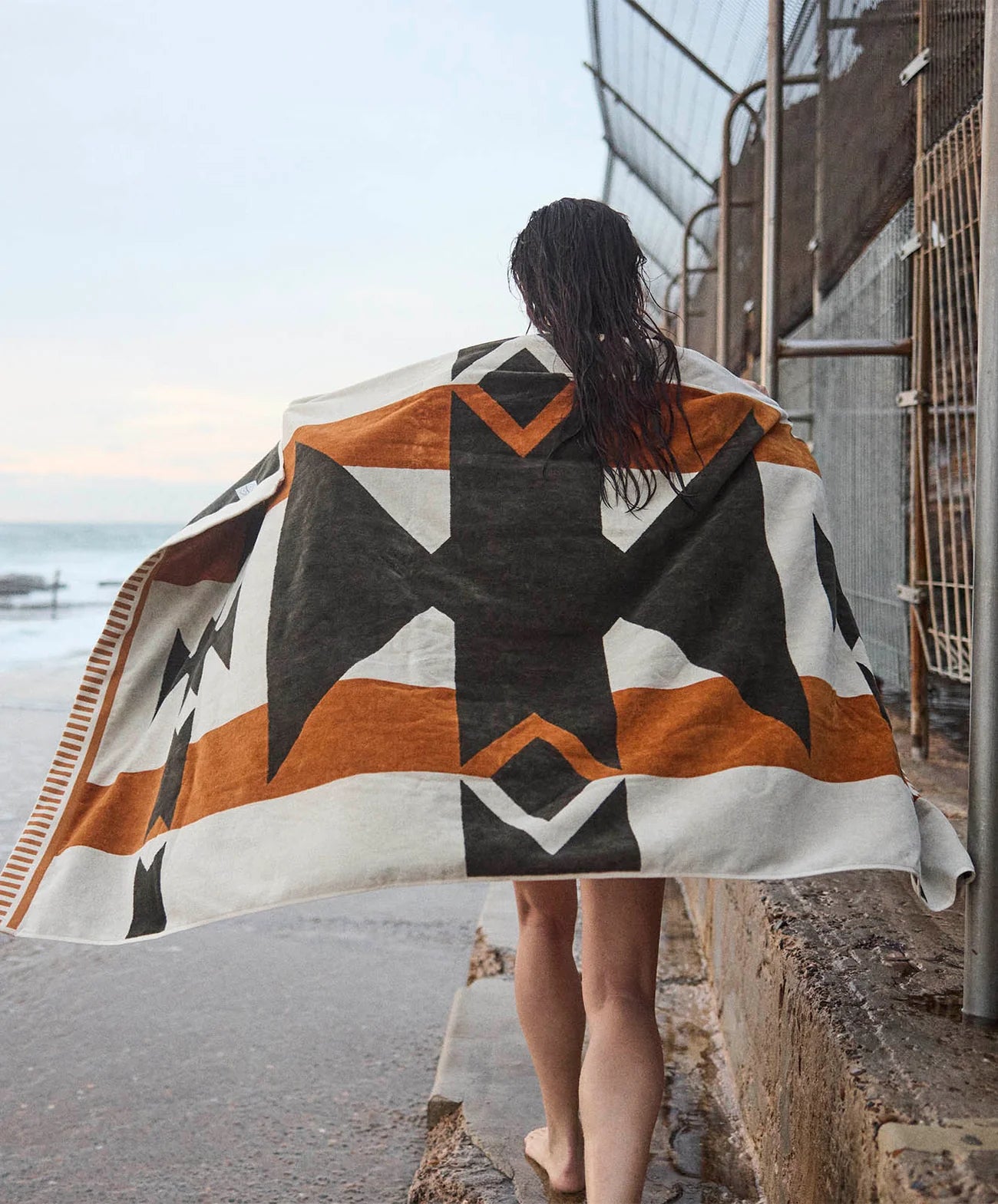 Rocky Mountain Large Towel | Natural / Khaki