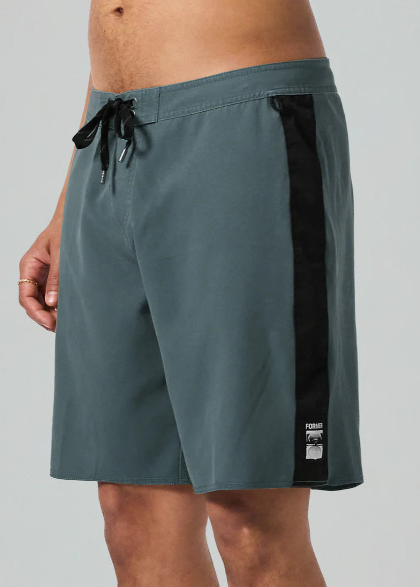 Former System 19" Trunk - Petrol | Keel Surf & Supply